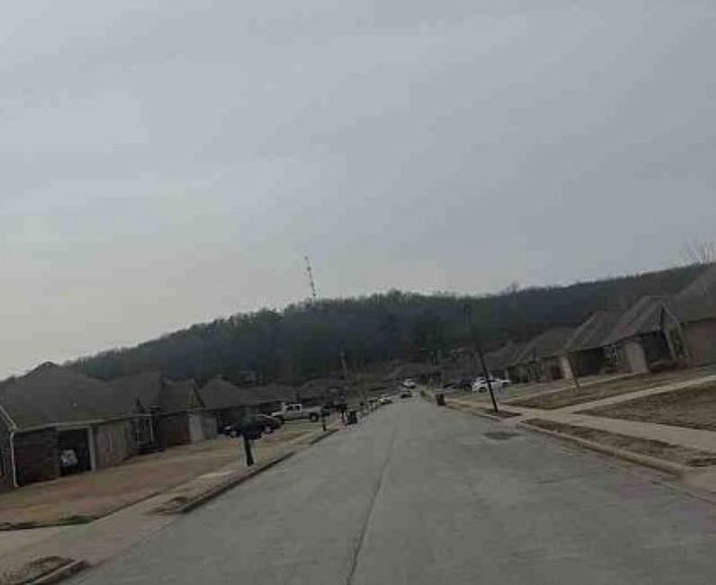 Exterior Neighborhood (street photo)