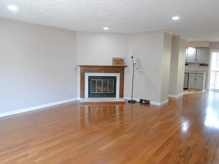 25 Cadogan Way — Photo 2