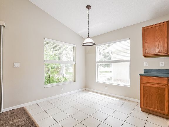 5th image of 13720 Meadowpark Ave