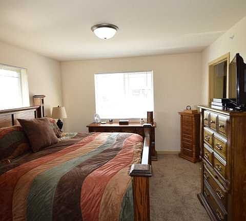 4th image of 4321-4325 N Towne Ct