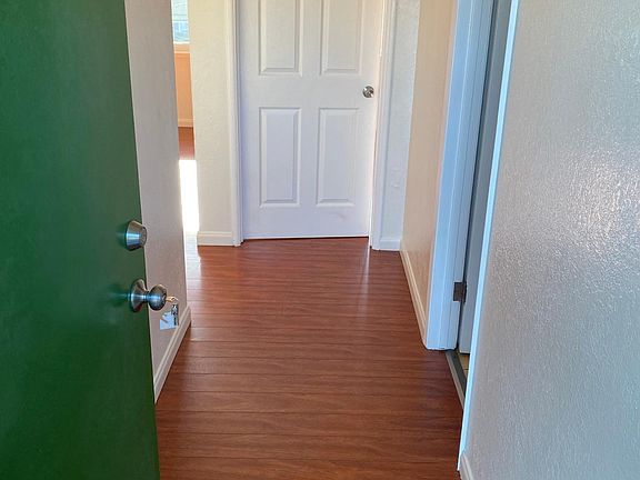4th image of 1020 Elm St APT 17