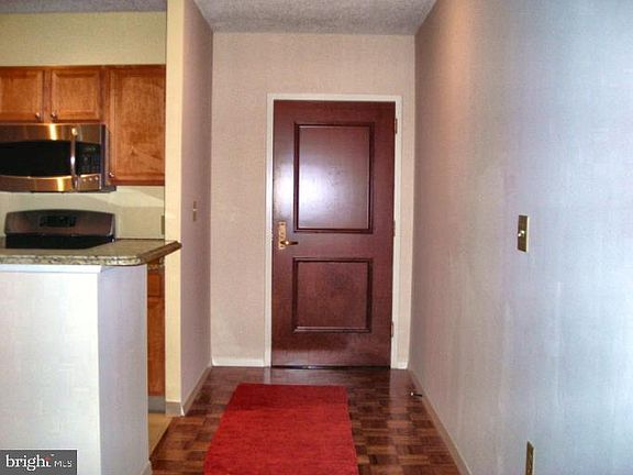 3rd image of 7111 Woodmont Ave APT 901