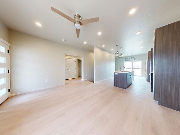 4th image of 1858 E 840 N #82