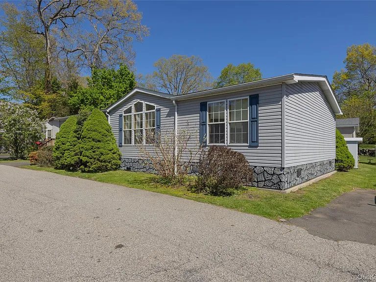 39 Cedar Flats Rd — Photo 4
