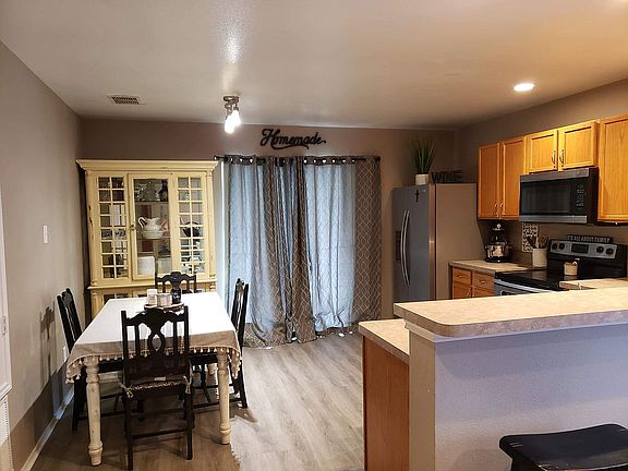 3rd image of 2028 Wildwood Dr