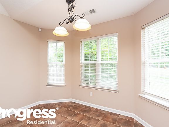 3rd image of 2646 Greencliff Dr
