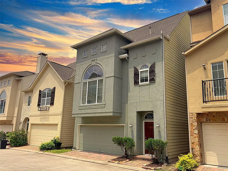2612 Edgefield Lakes Dr — Photo 1