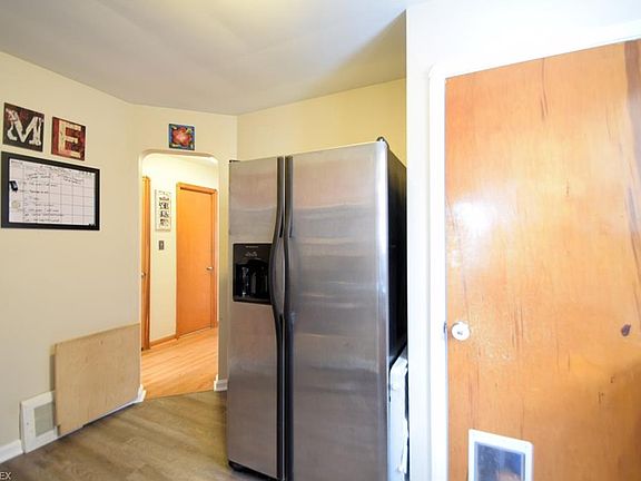 4th image of 6058 Westminster Dr
