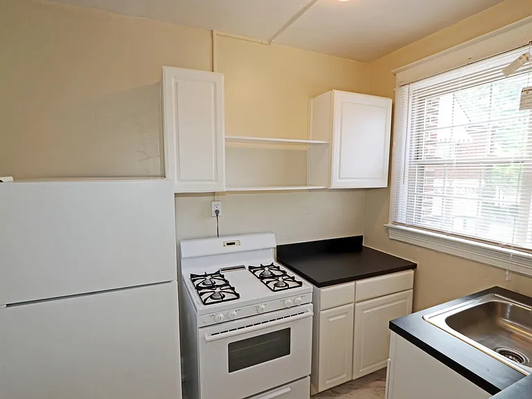 The Devonshire Court South Apartment — Photo 14