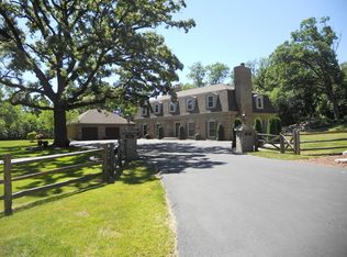 10415 Country Club Rd, Woodstock, IL 60098