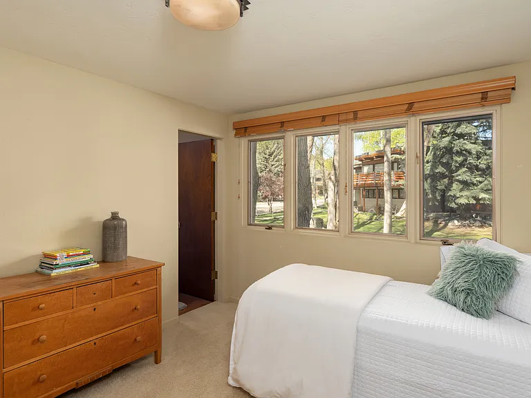 400 W Hopkins Ave #5 — Photo 15