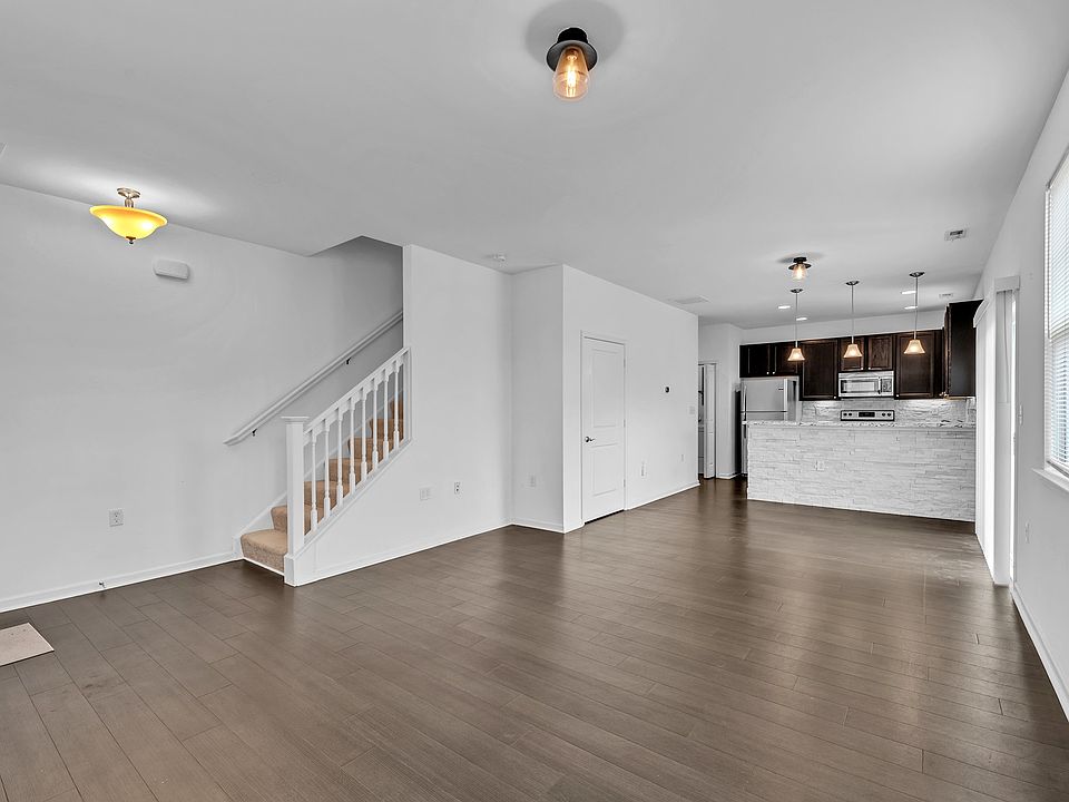 1st image of 1633 Brimington Ln
