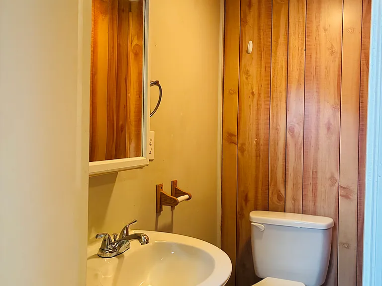 408 Leland St — Photo 13