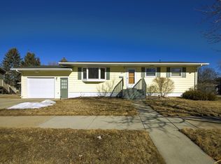 2114 Jane Dr, Rapid City, SD 57702