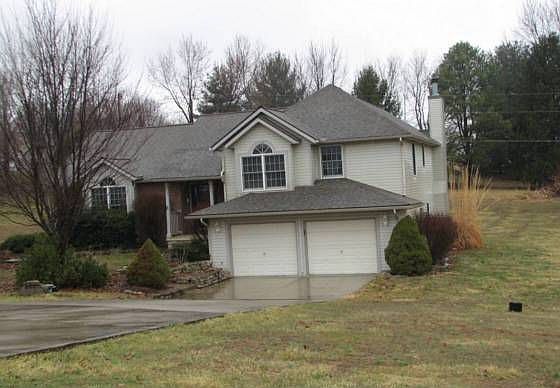 5th image of 3460 Chatford Cir NE