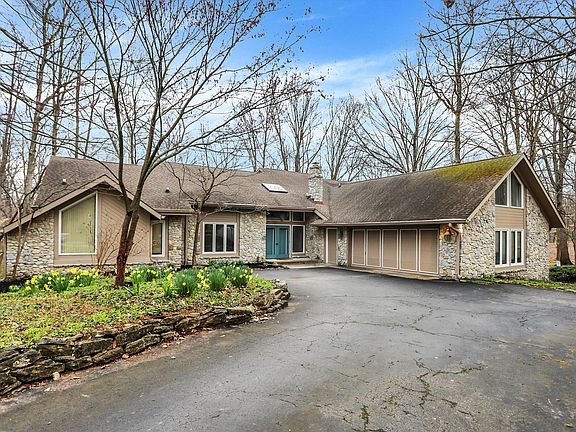 3rd image of 7620 Almaden Ct