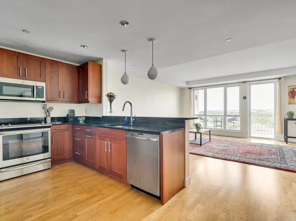 100 Station Lndg Unit 1003, Medford, MA 02155