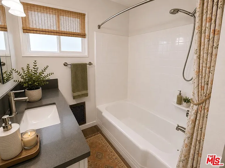 228 S Mariposa Ave #2 — Photo 8