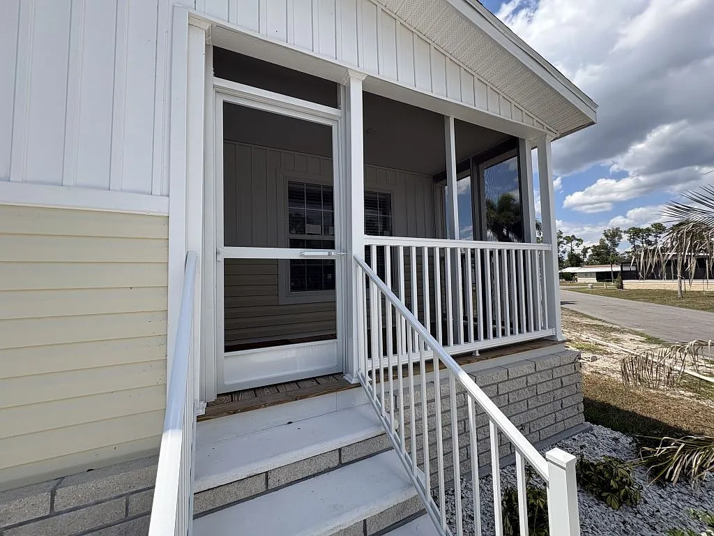 3 bed, 2.0 bath, 1198 sqft, $1,199 — Photo 2