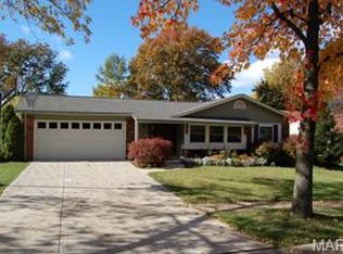 2309 Blue Hill Rd, Chesterfield, MO 63017