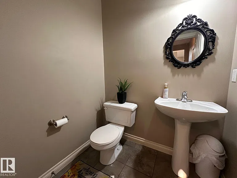 30 Virginia Ave — Photo 15