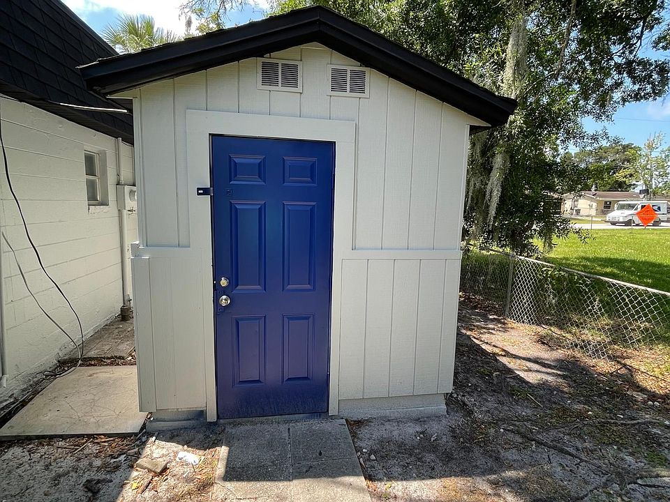 2nd image of 5833 Sun Glo Ave #5833
