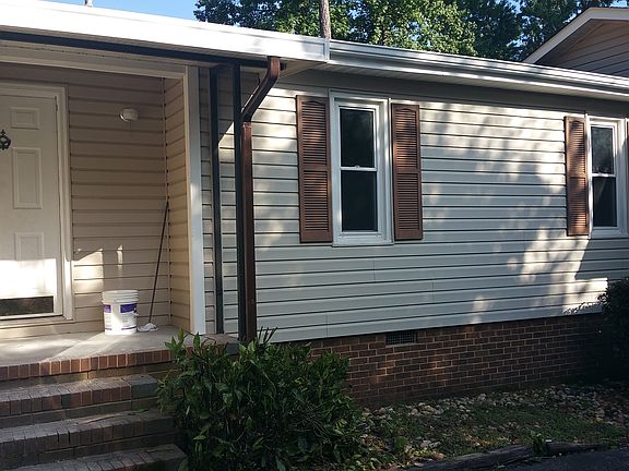 2nd image of 2840 Forest Hills Cir