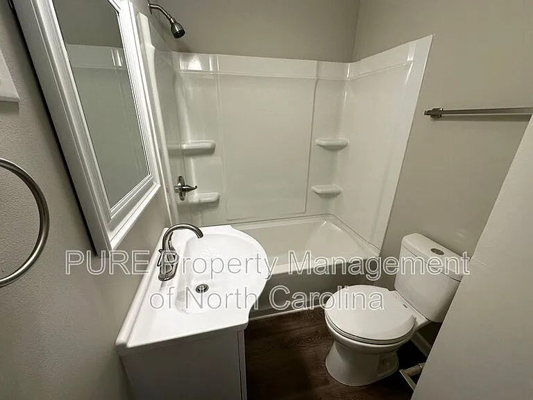 110 Mendota Ave — Photo 15