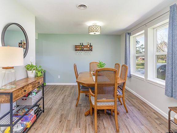 5th image of 3098 E Miller Rd