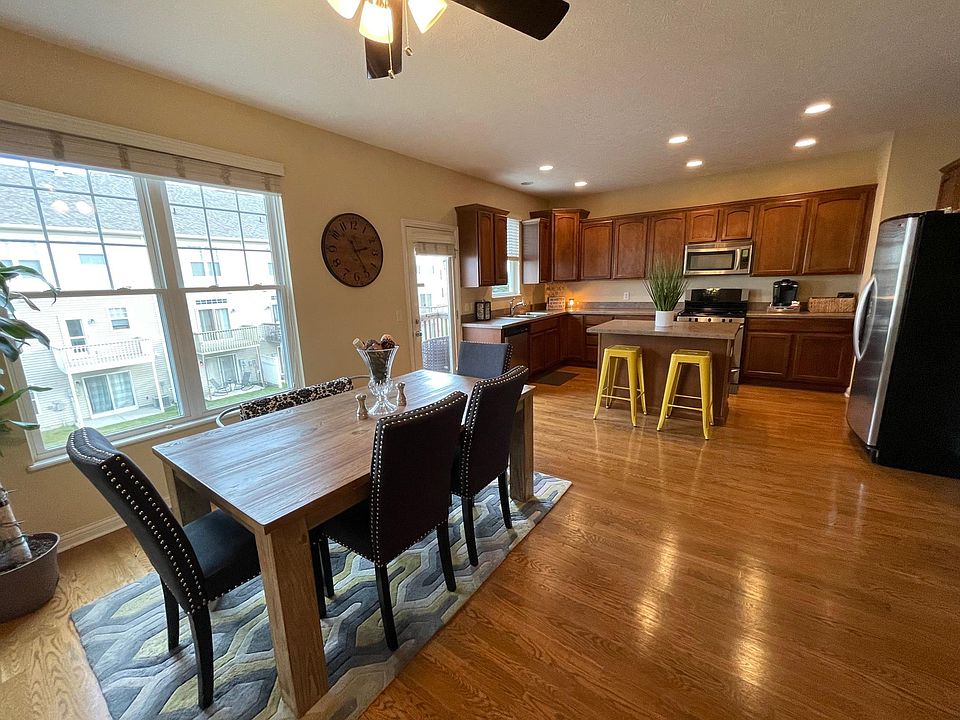 1st image of 338 Giovanna Ave