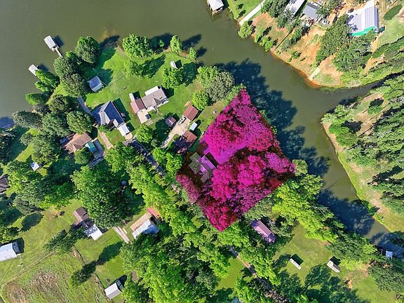 4th image of 640 Pecan Estates Loop