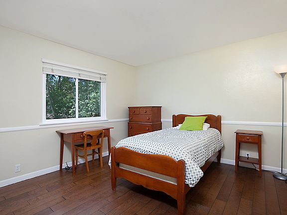 3rd image of 4386 Calavo Dr