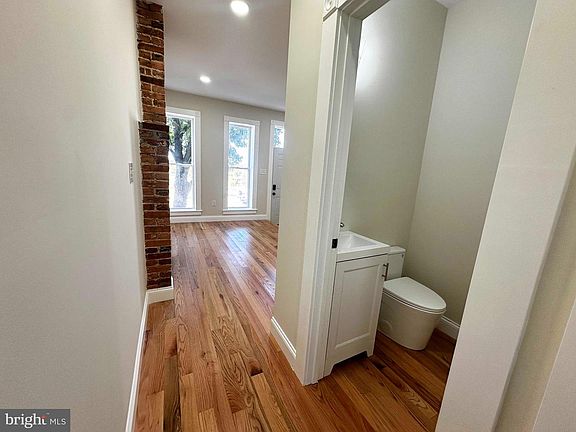 3rd image of 2625 Francis St