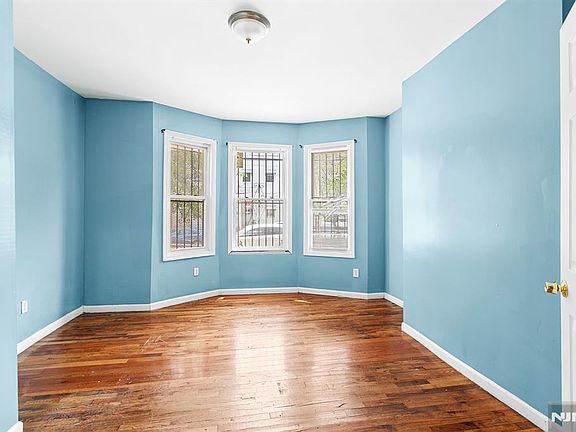 3rd image of 681 S 11th St