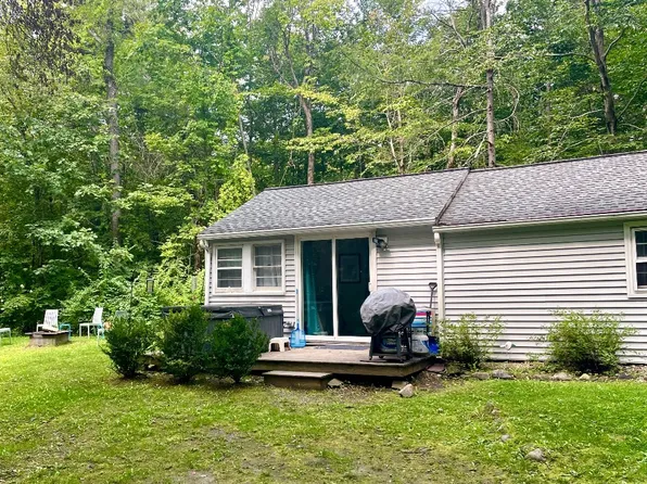 66 Woodmens Path, Becket, MA 01223