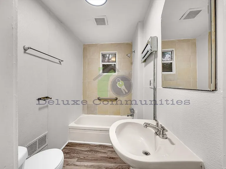 1928 Darwin Ave SW #2 — Photo 18