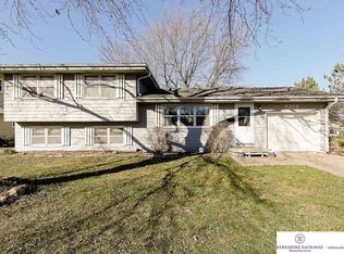 9306 Mockingbird Dr, Omaha, NE 68127