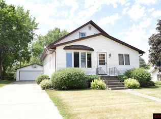 43 Date St, Easton, MN 56025