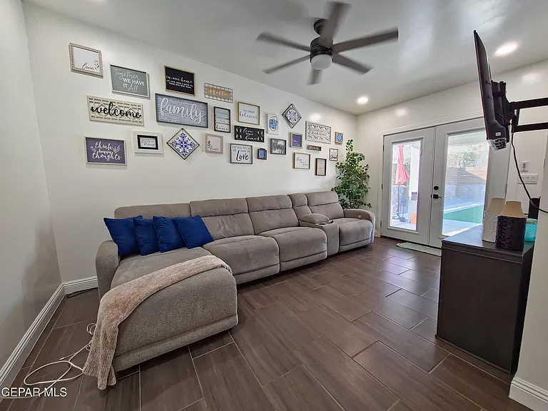 7321 Cuba Dr — Photo 18