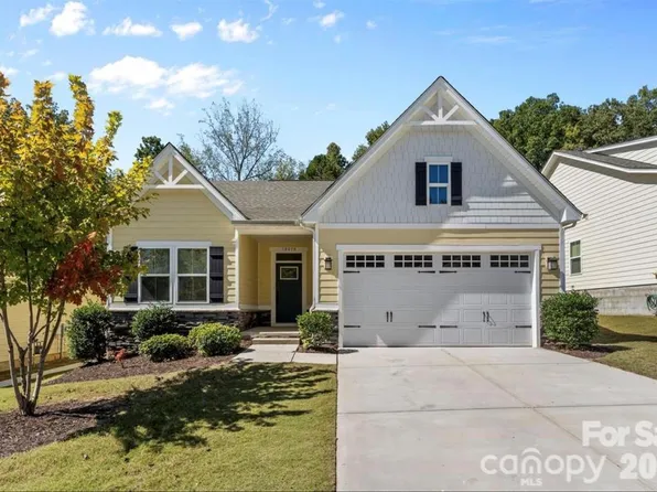 10050 Lilac Ct, Charlotte, NC 28215