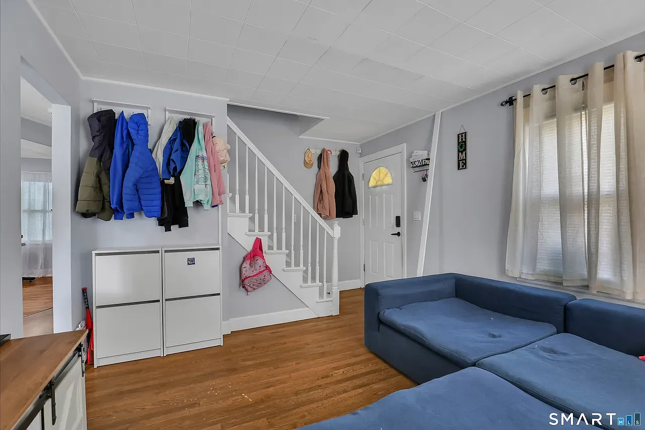 4 bed, 1008 sqft, $2,999 — Photo 4