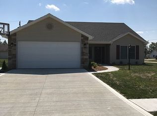 575 Fugate Dr, Defiance, OH 43512