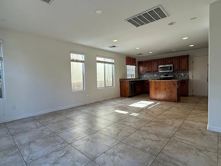 8967 Ryan Creek Ave — Photo 17
