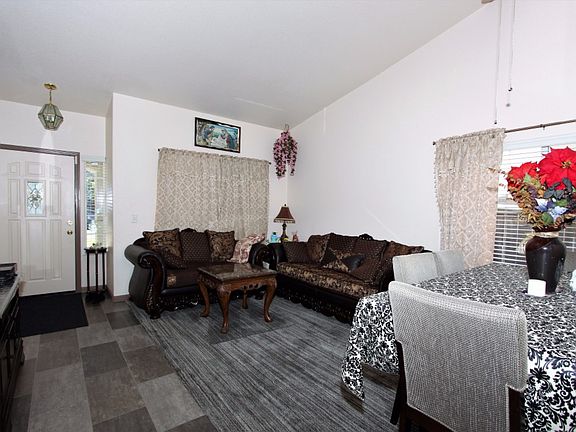 3rd image of 2067 Aaron Dr