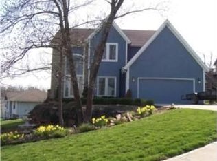 2500 SW Clinton St, Oak Grove, MO 64075