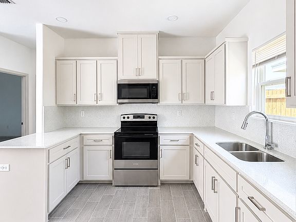5th image of 2612 E Harrison Ave APT 2