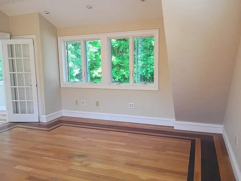 106R Main — Photo 24