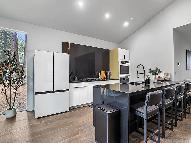 2612 Elwood Ave — Photo 16