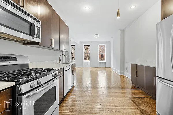 Rented by Garfield Realty  | media 2