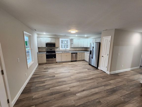 3rd image of 1116 Circle Dr